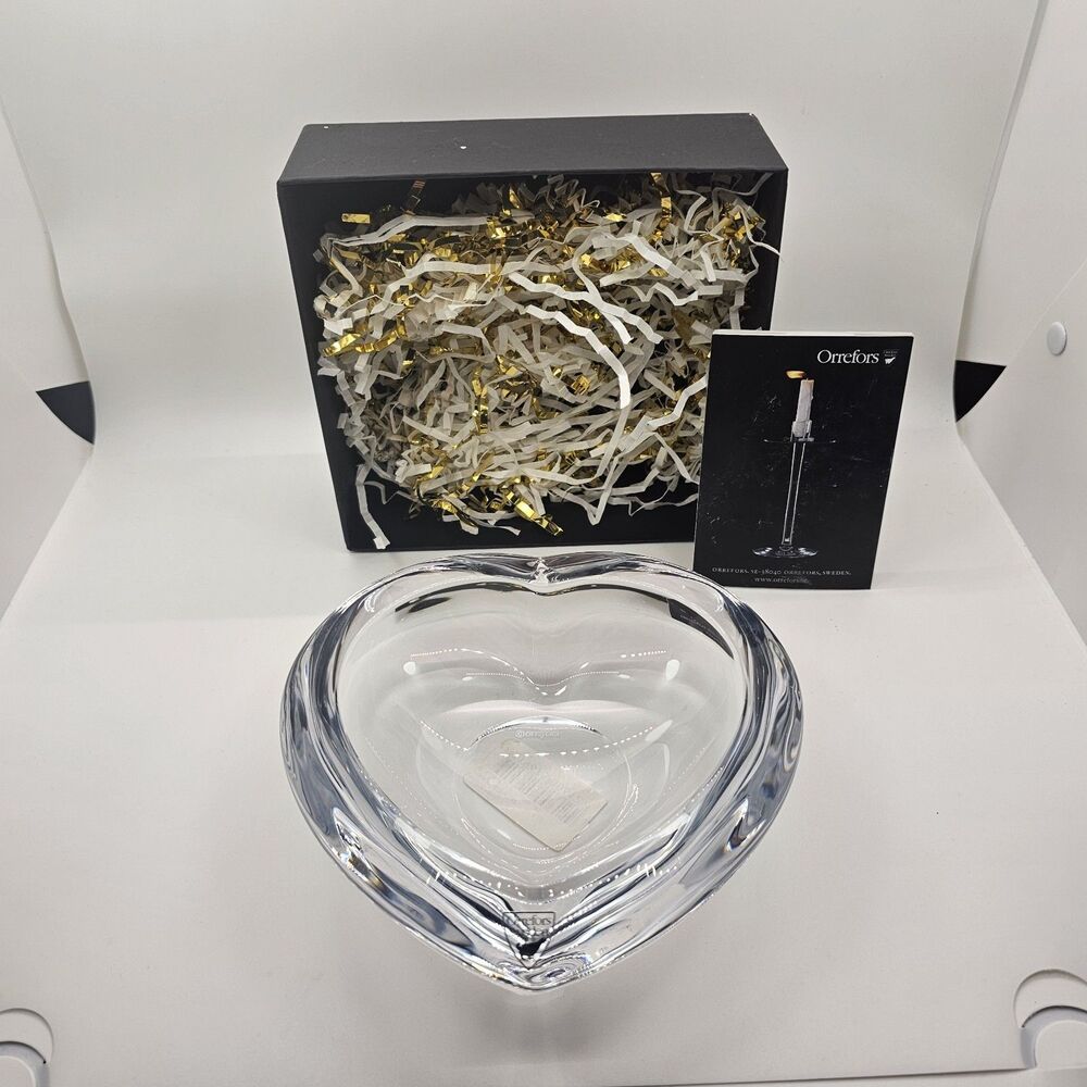 Vintage 1988 Orrefors Crystal "Amour" Heart-Shape Bowl Medium 5.5x5.5 Sweden